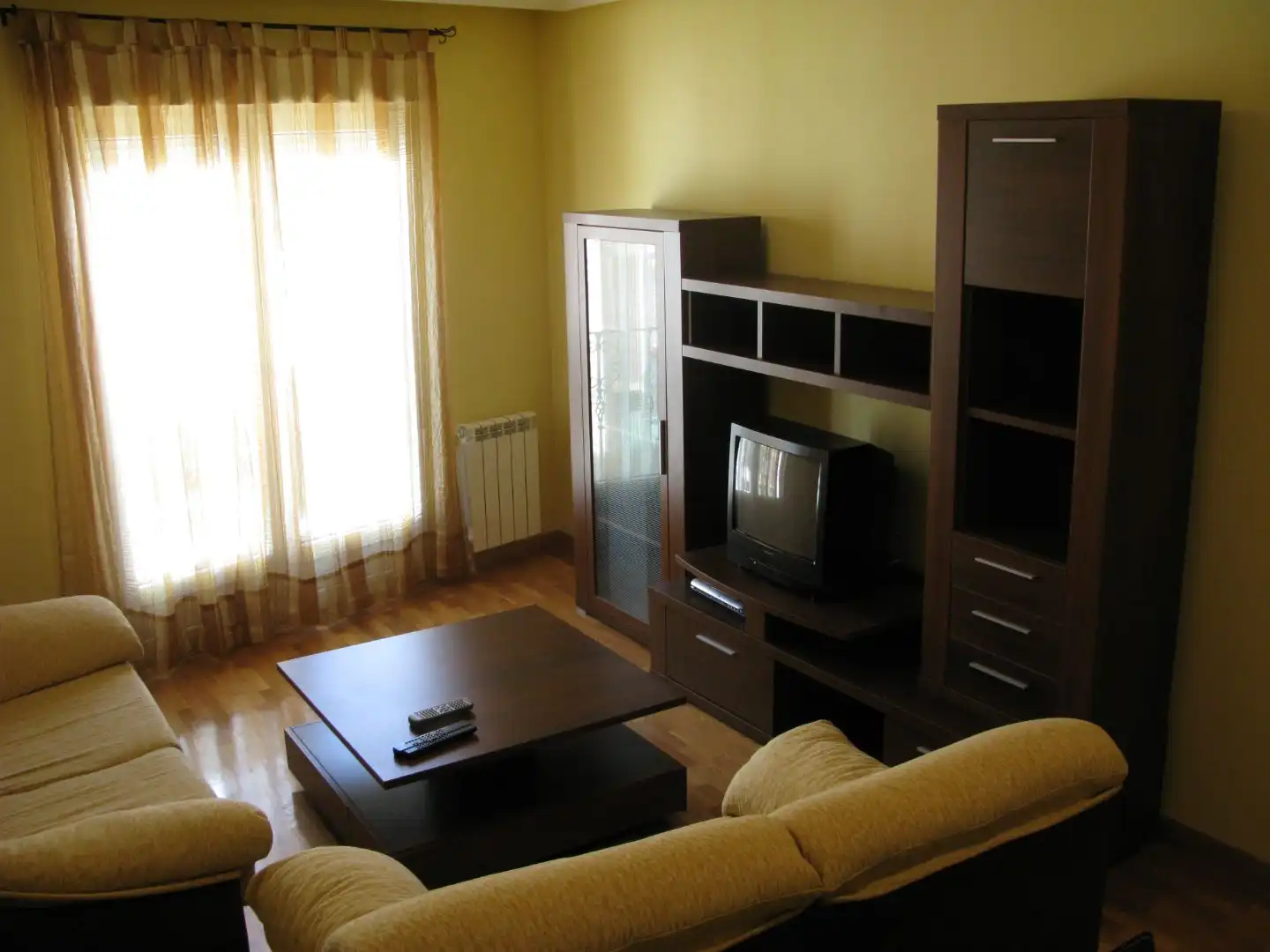 Living room of Flat for sale in Cacabelos  with Heating, Parquet flooring and Storage room