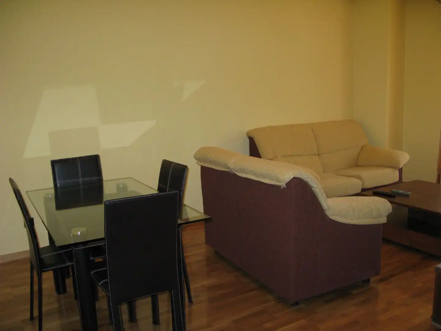 Living room of Flat for sale in Cacabelos  with Heating, Parquet flooring and Storage room