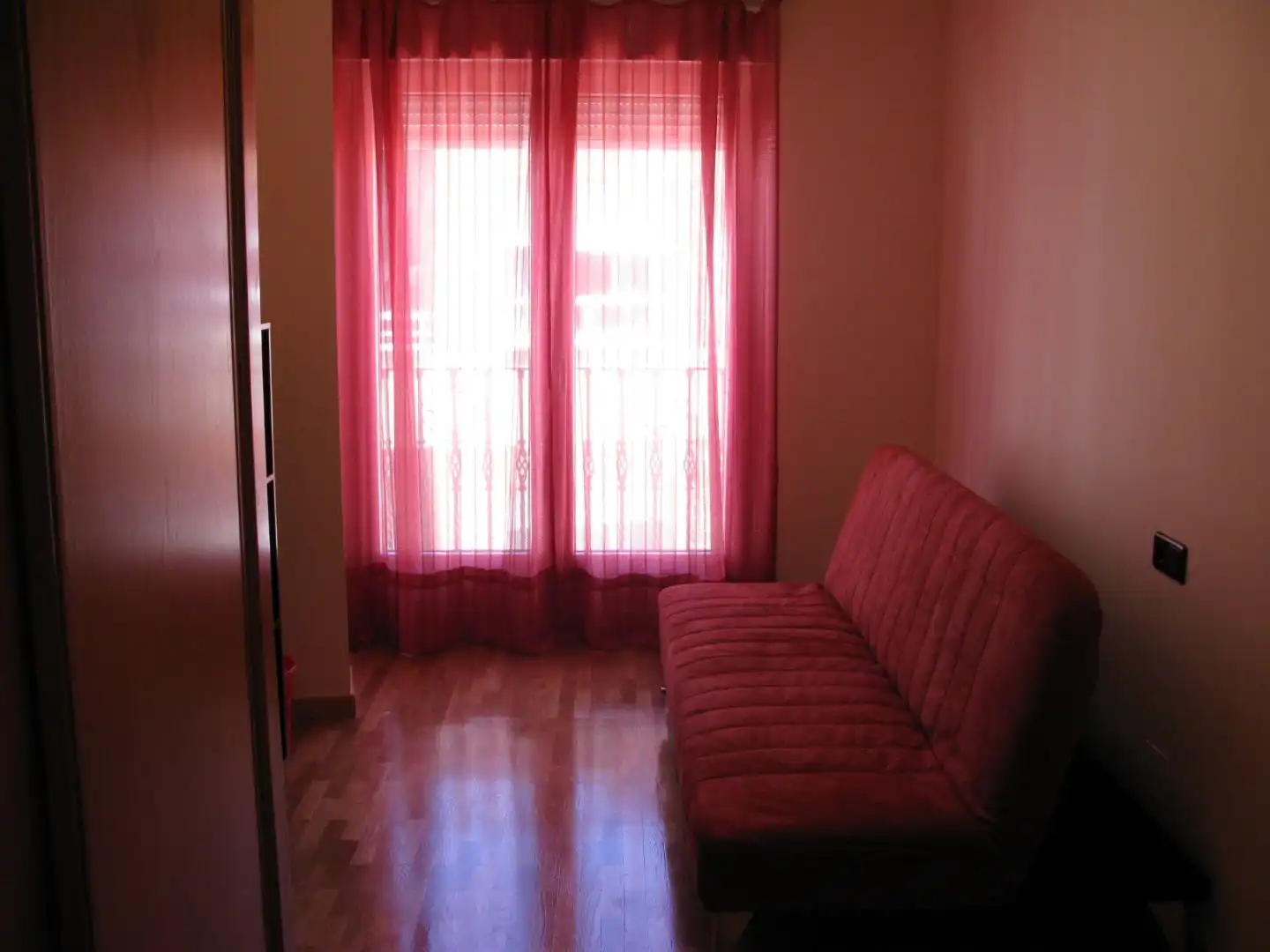 Bedroom of Flat for sale in Cacabelos  with Heating, Parquet flooring and Storage room