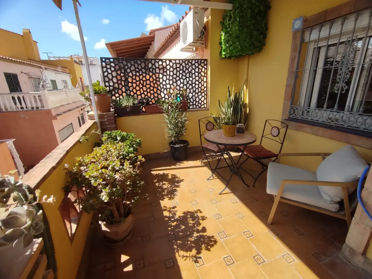 Casa adosada de alquiler en Calle Río Guadiato, 24, Los Rios Terraza de Casa adosada de alquiler en Mijas con Aire acondicionado, Jardín privado y Terraza