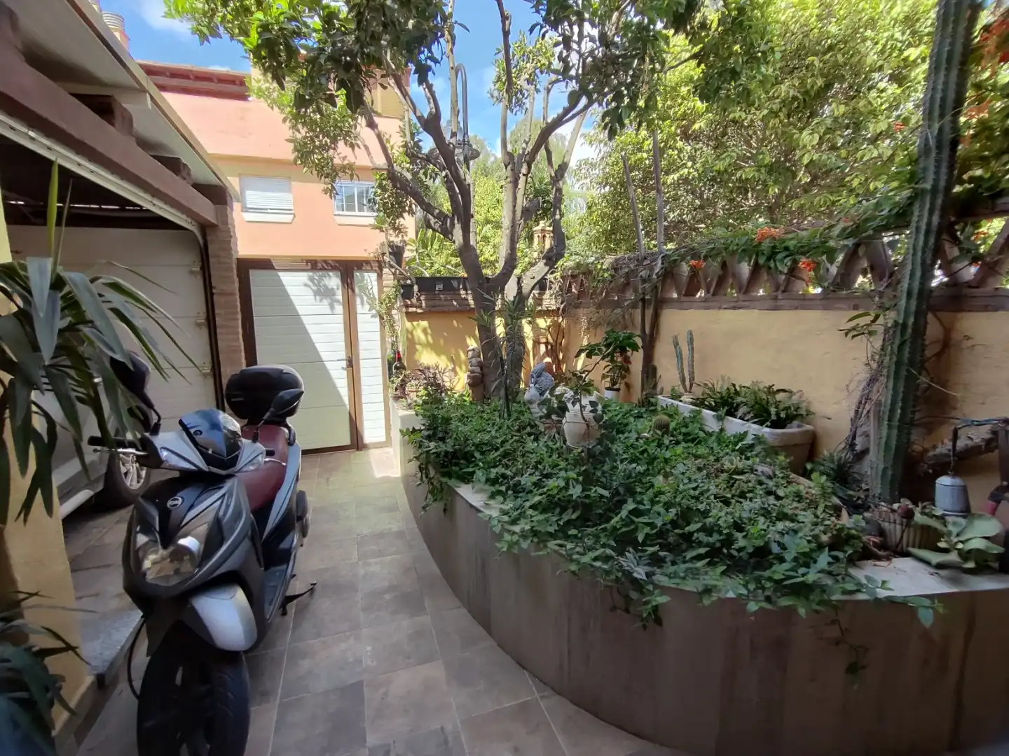 Casa adosada de alquiler en Calle Río Guadiato, 24, Los Rios Terraza de Casa adosada de alquiler en Mijas con Aire acondicionado, Jardín privado y Terraza