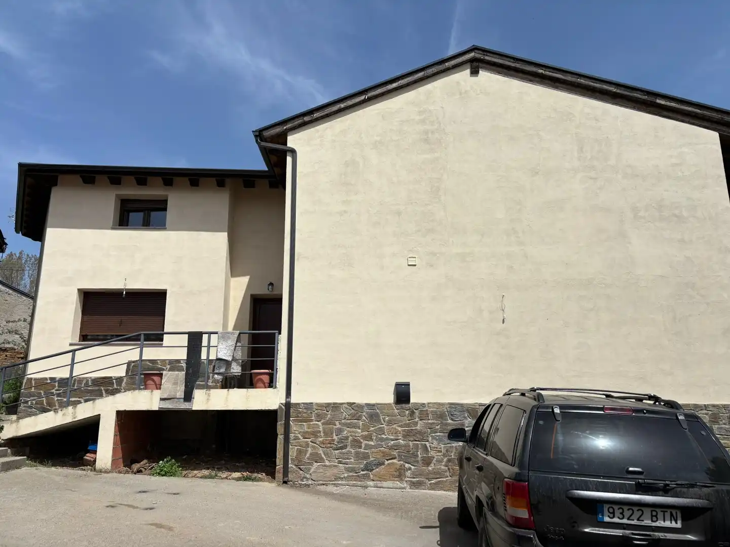 Vista exterior de Casa o chalet en venta en Galende con Aire acondicionado, Calefacción y Jardín privado