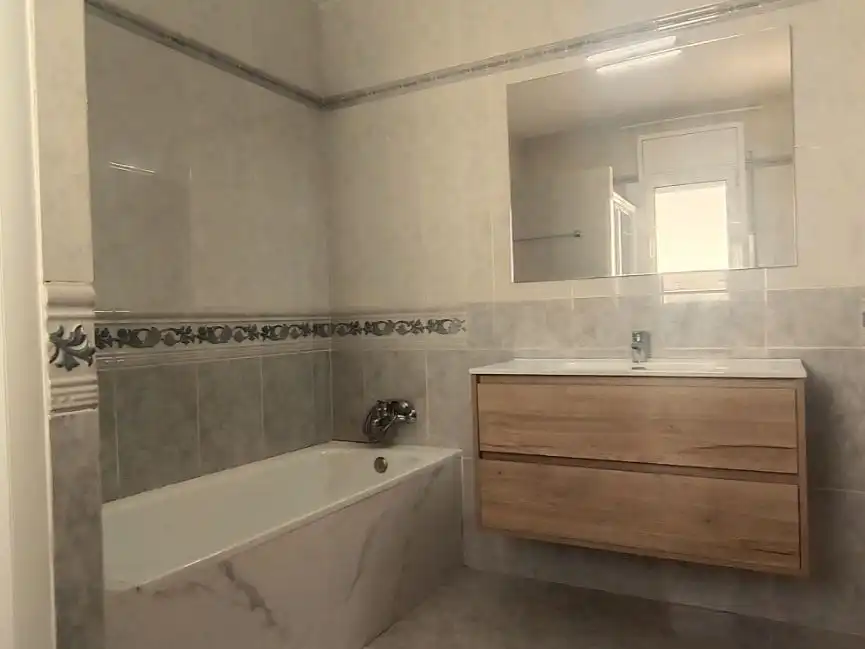 Piso en venta en Carrer Pompeu Fabra, 14, Corbera de Llobregat Baño de Piso en venta en Corbera de Llobregat con Aire acondicionado, Terraza y Balcón