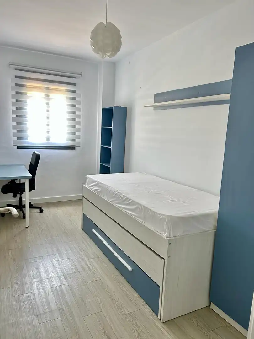 Flat for rent in Avenida de la Hiedra, Albolote Bedroom of Flat for rent in Albolote with Air Conditioner, Terrace and Swimming Pool