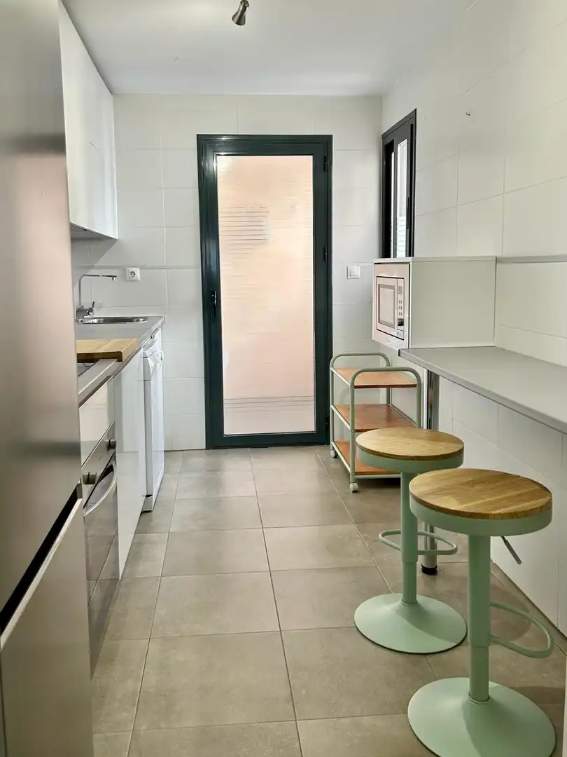 Flat for rent in Avenida de la Hiedra, Albolote Kitchen of Flat for rent in Albolote with Air Conditioner, Terrace and Swimming Pool