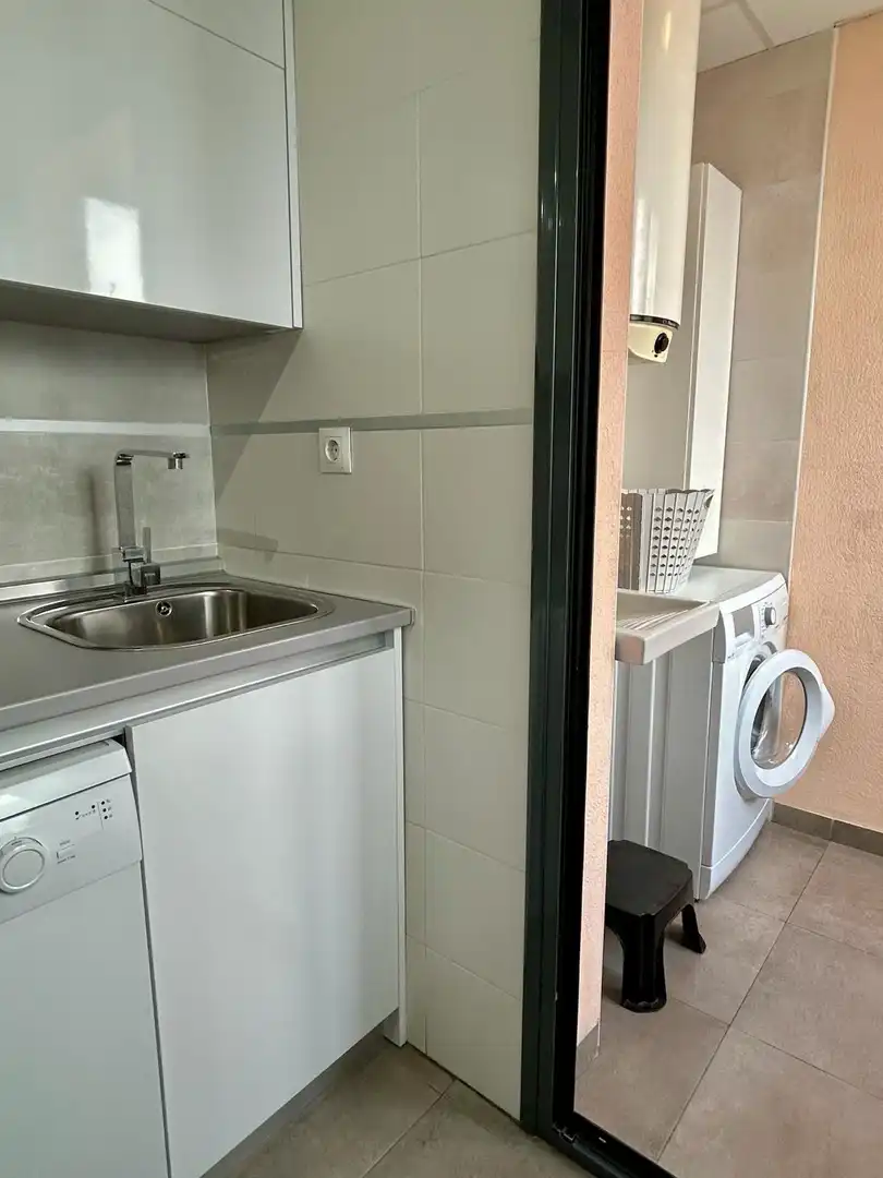 Flat for rent in Avenida de la Hiedra, Albolote Kitchen of Flat for rent in Albolote with Air Conditioner, Terrace and Swimming Pool