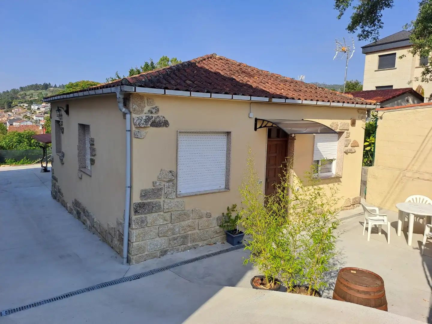 Houses for rent in Rúa da Asunción, 28, As Lagoas Exterior view of Houses for rent in Ourense Capital with Heating, Private garden and Terrace