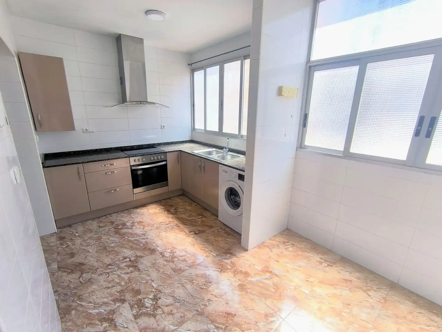 Flat for rent in Carrer de Sant Marcel·lí, 7, Camí Reial Kitchen of Flat for rent in Torrent with Air Conditioner