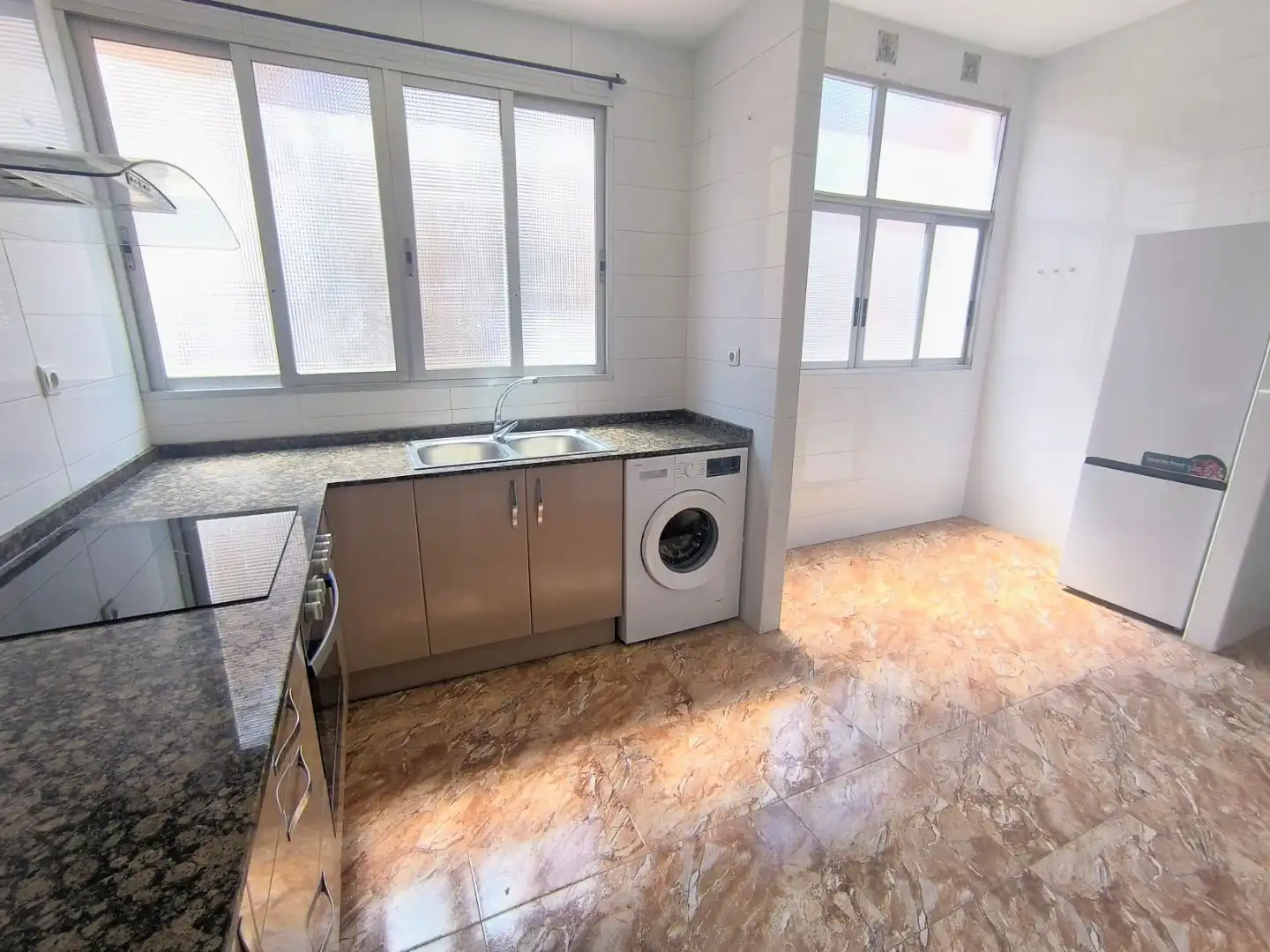 Flat for rent in Carrer de Sant Marcel·lí, 7, Camí Reial Kitchen of Flat for rent in Torrent with Air Conditioner