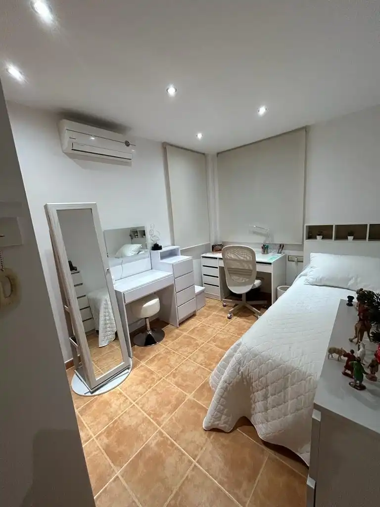 Casa adosada en venta en Vía Camino, 112, Corralet - Bonanza - Tres Rutas Habitación de Casa adosada en venta en Náquera con Aire acondicionado, Calefacción y Jardín privado