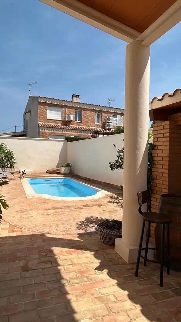 Casa adosada en venta en Vía Camino, 112, Corralet - Bonanza - Tres Rutas Piscina de Casa adosada en venta en Náquera con Aire acondicionado, Calefacción y Jardín privado