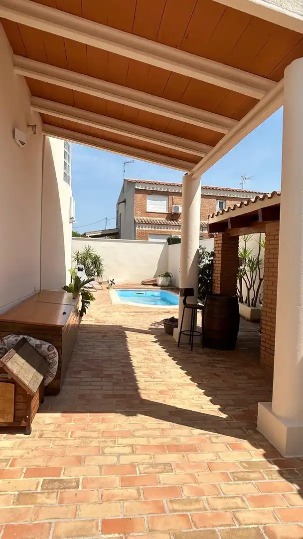 Casa adosada en venta en Vía Camino, 112, Corralet - Bonanza - Tres Rutas Terraza de Casa adosada en venta en Náquera con Aire acondicionado, Calefacción y Jardín privado