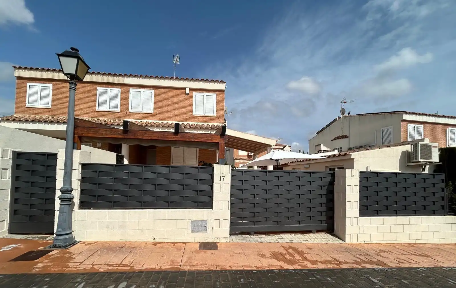 Casa adosada en venta en Vía Camino, 112, Corralet - Bonanza - Tres Rutas Vista exterior de Casa adosada en venta en Náquera con Aire acondicionado, Calefacción y Jardín privado