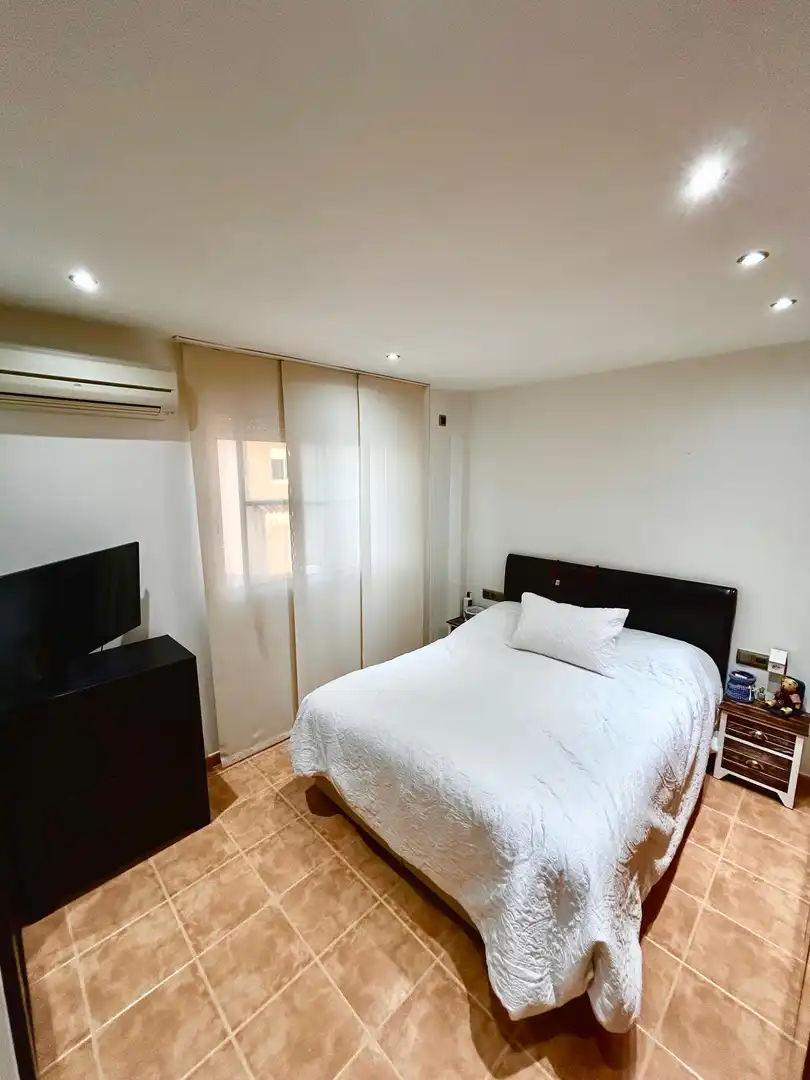Casa adosada en venta en Vía Camino, 112, Corralet - Bonanza - Tres Rutas Habitación de Casa adosada en venta en Náquera con Aire acondicionado, Calefacción y Jardín privado