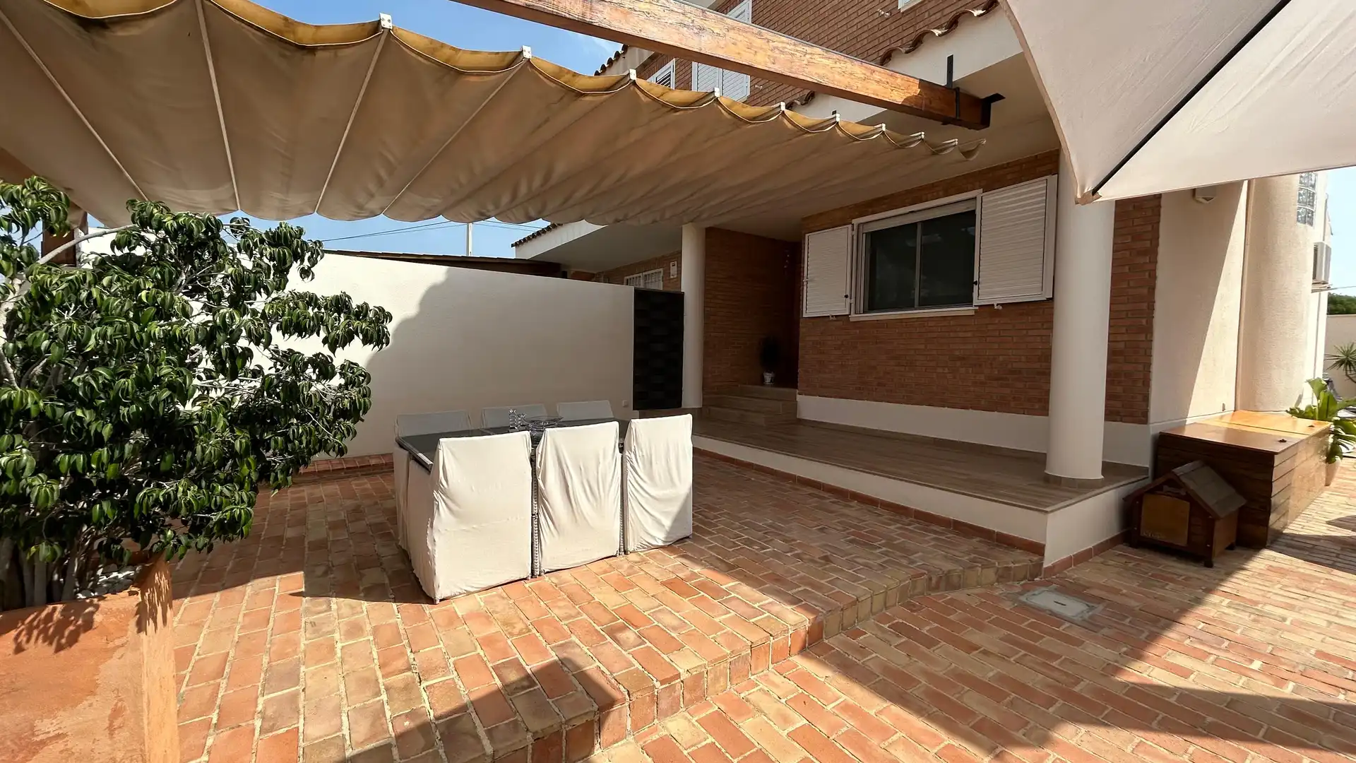 Casa adosada en venta en Vía Camino, 112, Corralet - Bonanza - Tres Rutas Terraza de Casa adosada en venta en Náquera con Aire acondicionado, Calefacción y Jardín privado