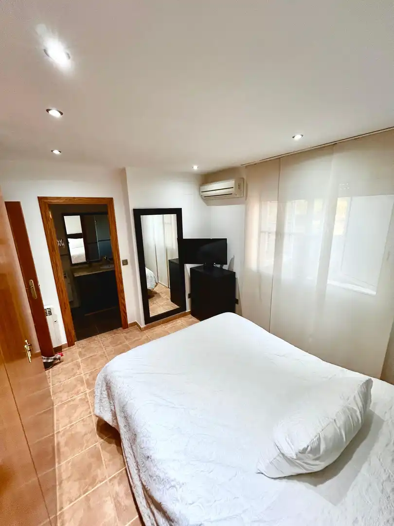 Casa adosada en venta en Vía Camino, 112, Corralet - Bonanza - Tres Rutas Habitación de Casa adosada en venta en Náquera con Aire acondicionado, Calefacción y Jardín privado