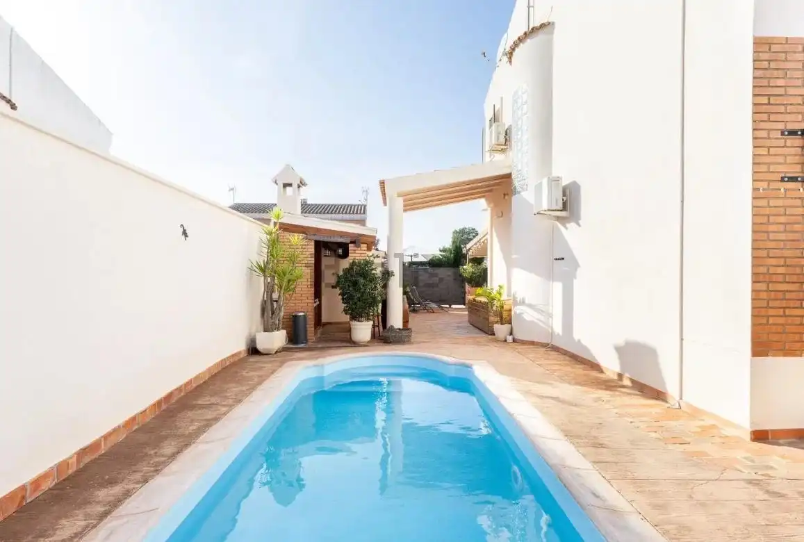 Casa adosada en venta en Vía Camino, 112, Corralet - Bonanza - Tres Rutas Piscina de Casa adosada en venta en Náquera con Aire acondicionado, Calefacción y Jardín privado