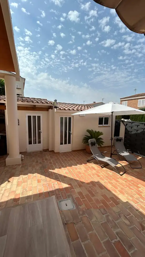 Casa adosada en venta en Vía Camino, 112, Corralet - Bonanza - Tres Rutas Terraza de Casa adosada en venta en Náquera con Aire acondicionado, Calefacción y Jardín privado