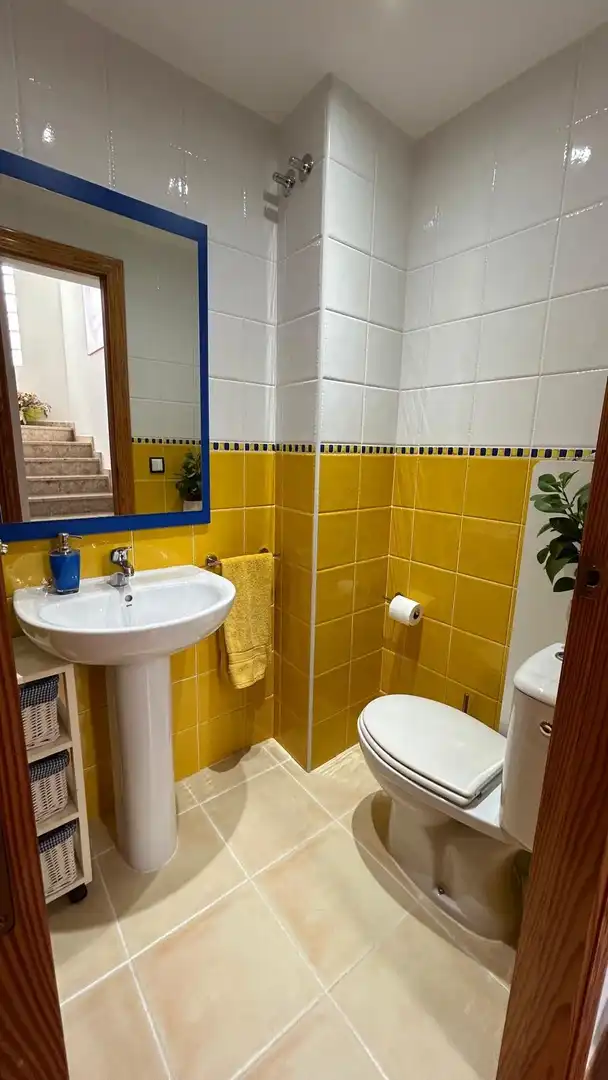 Casa adosada en venta en Vía Camino, 112, Corralet - Bonanza - Tres Rutas Baño de Casa adosada en venta en Náquera con Aire acondicionado, Calefacción y Jardín privado