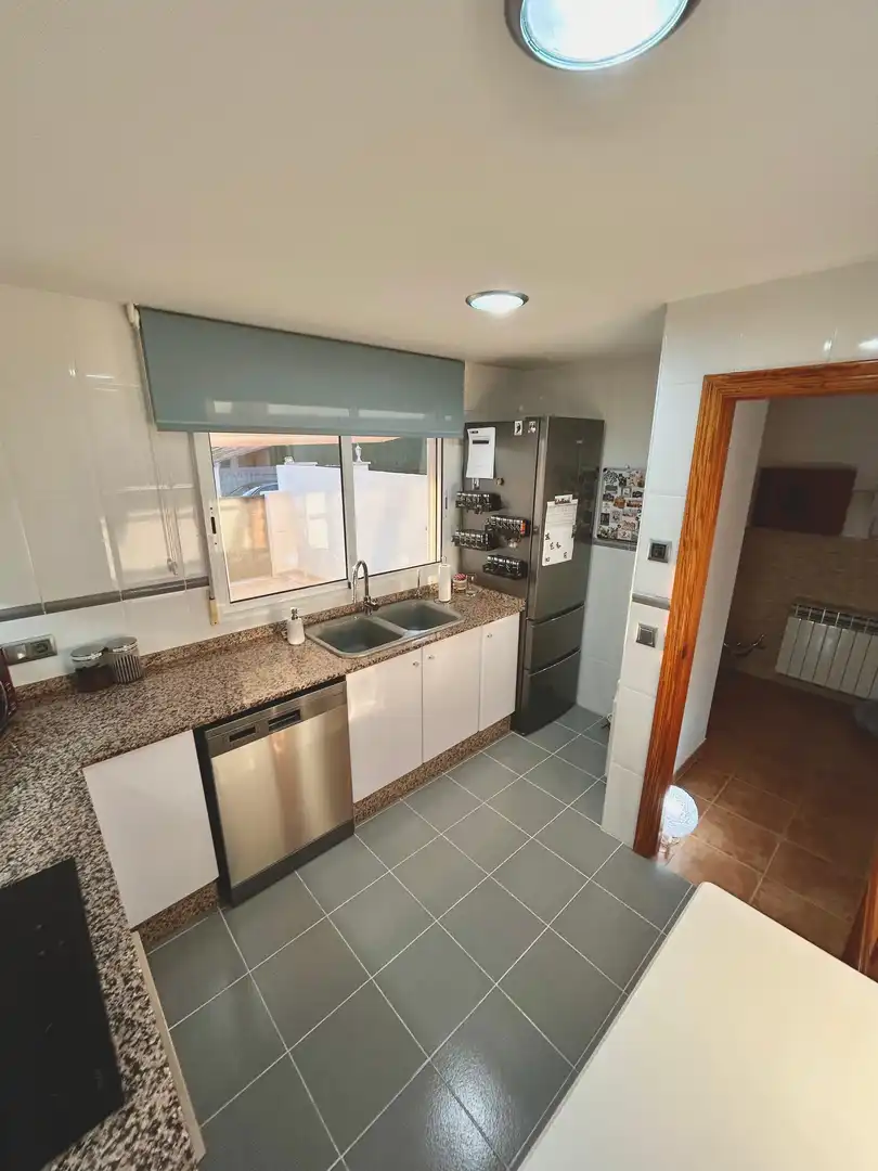 Casa adosada en venta en Vía Camino, 112, Corralet - Bonanza - Tres Rutas Cocina de Casa adosada en venta en Náquera con Aire acondicionado, Calefacción y Jardín privado