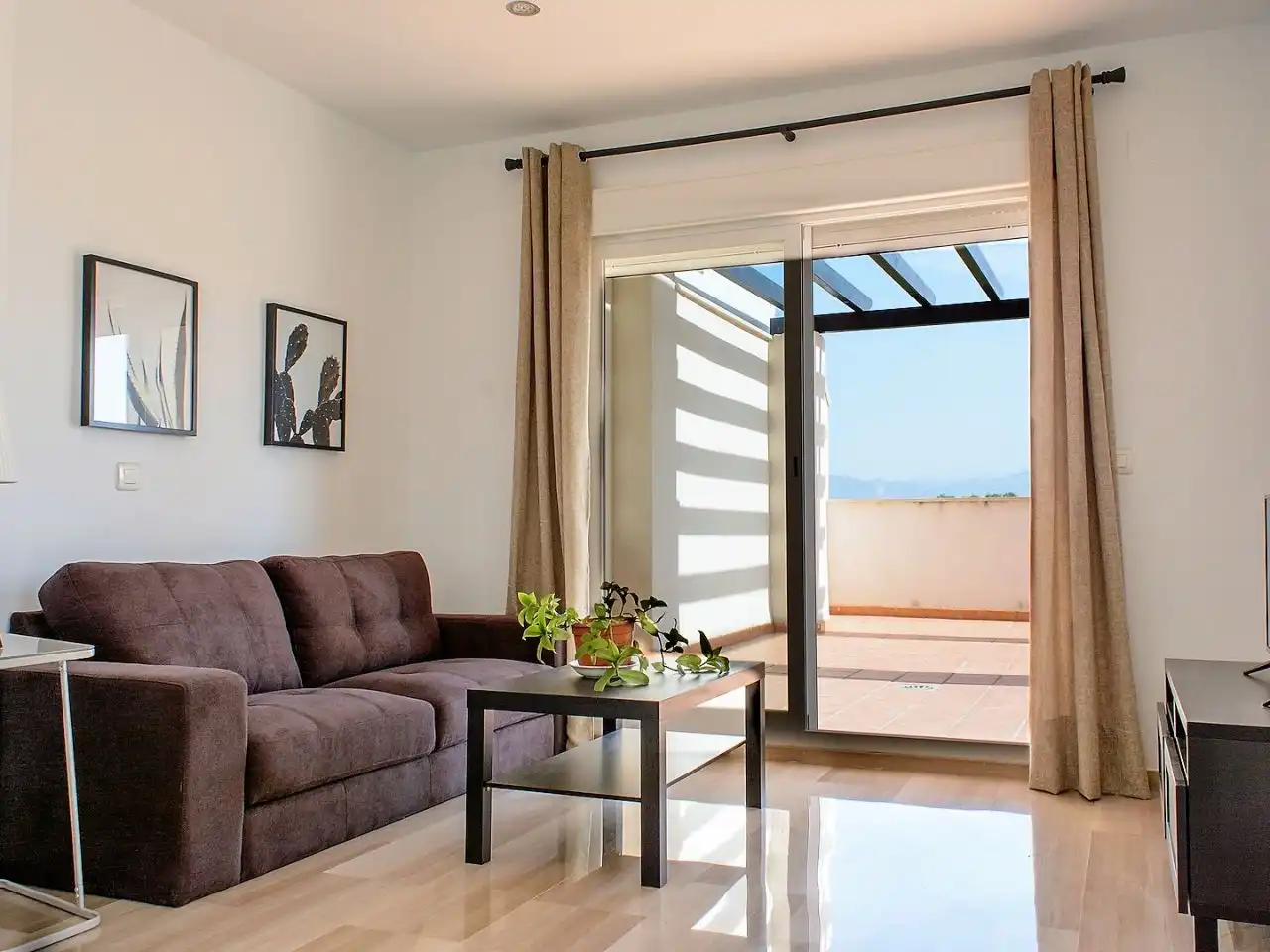 Flat for rent in Calle Juan Rulfo, 2, Torrenueva Costa Living room of Flat for rent in Torrenueva Costa with Terrace, Swimming Pool and Furnished