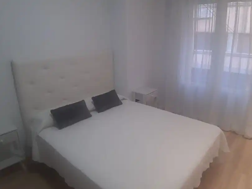 Flat for rent in Calle Lucas de Tuy, 17, Centro Ciudad Bedroom of Flat for rent in León Capital with Air Conditioner, Heating and Parquet flooring