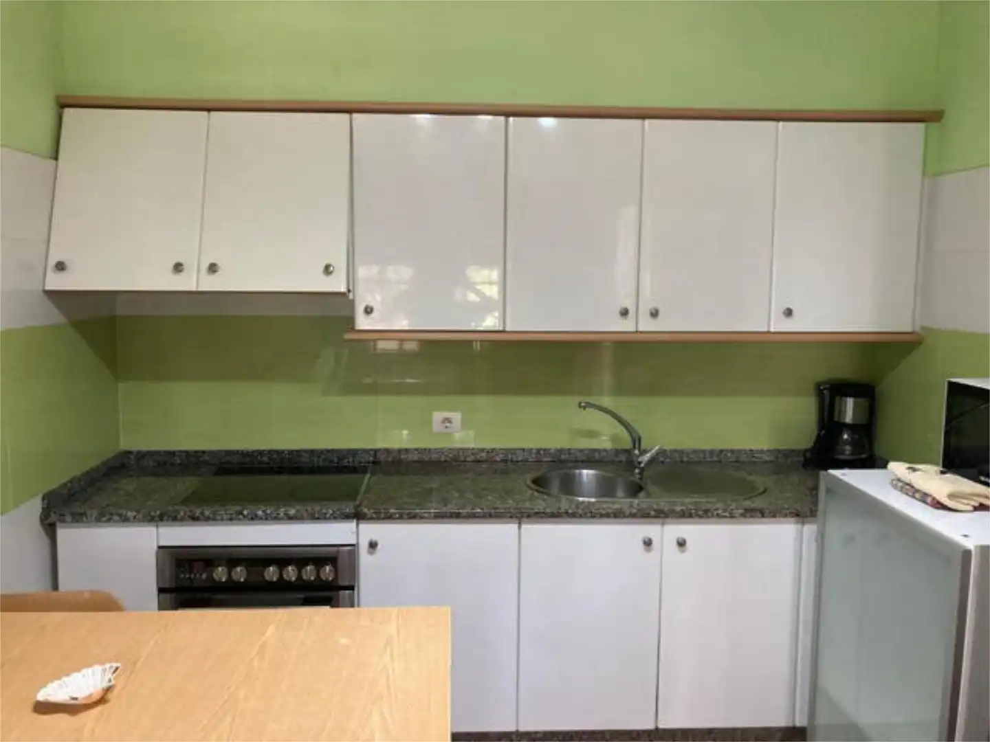 Cuina de Casa o xalet de lloguer en A Guarda   amb Terrassa i Piscina