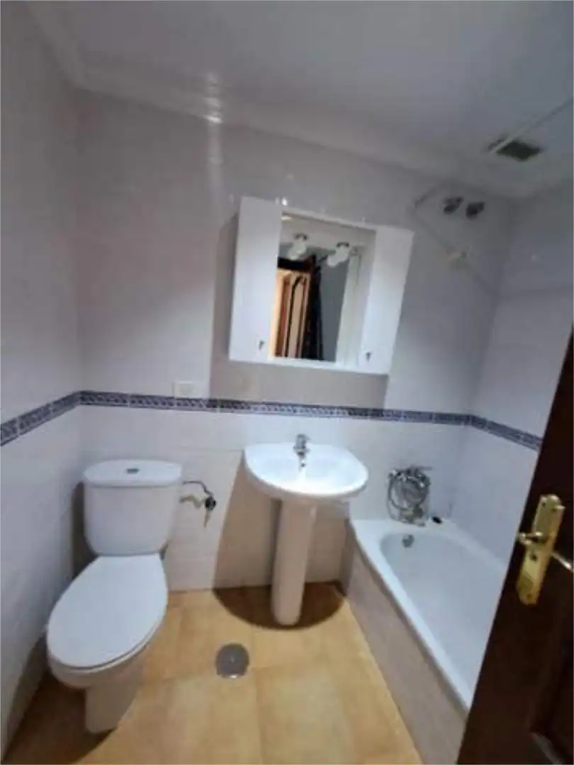 Flat for sale in Sardina Bathroom of Flat for sale in Gáldar with Swimming Pool and Furnished