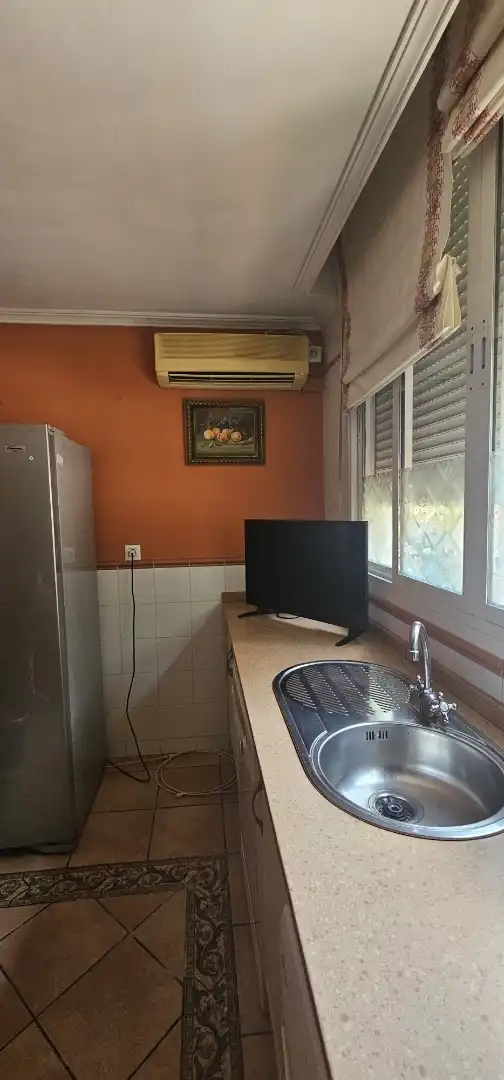 Cocina de Apartamento de alquiler en Sevilla con Aire acondicionado, Calefacción y Amueblado