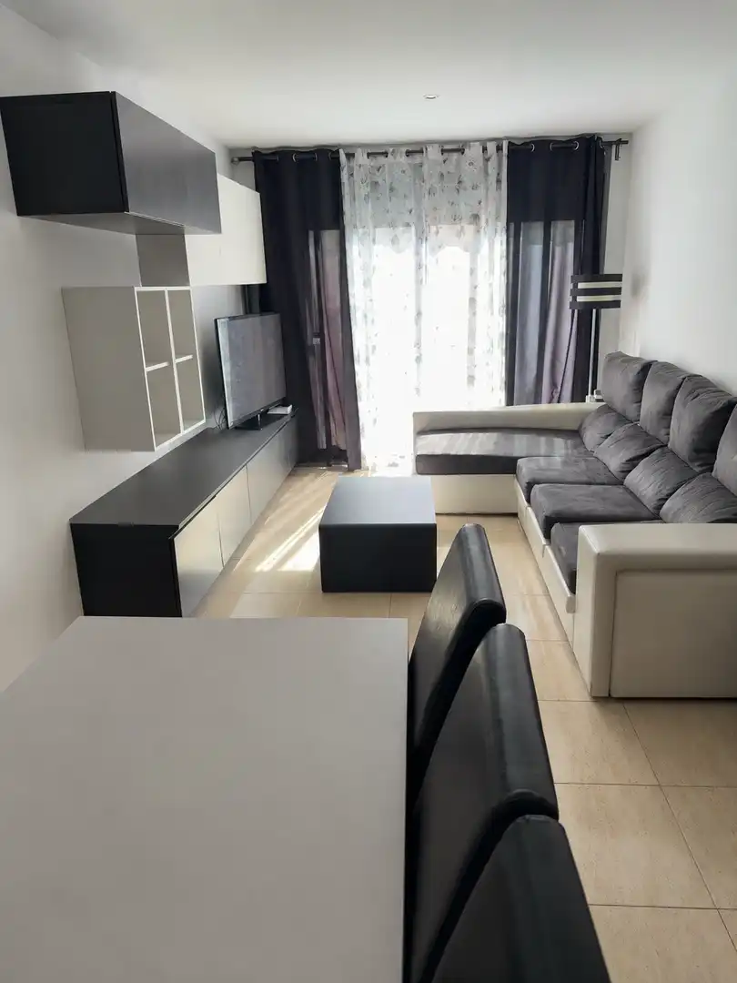 Casa o chalet en venta en Calle de Don Juan Bravo, 13, Cigales Sala de estar de Casa o chalet en venta en Cigales con Terraza, Piscina y Balcón