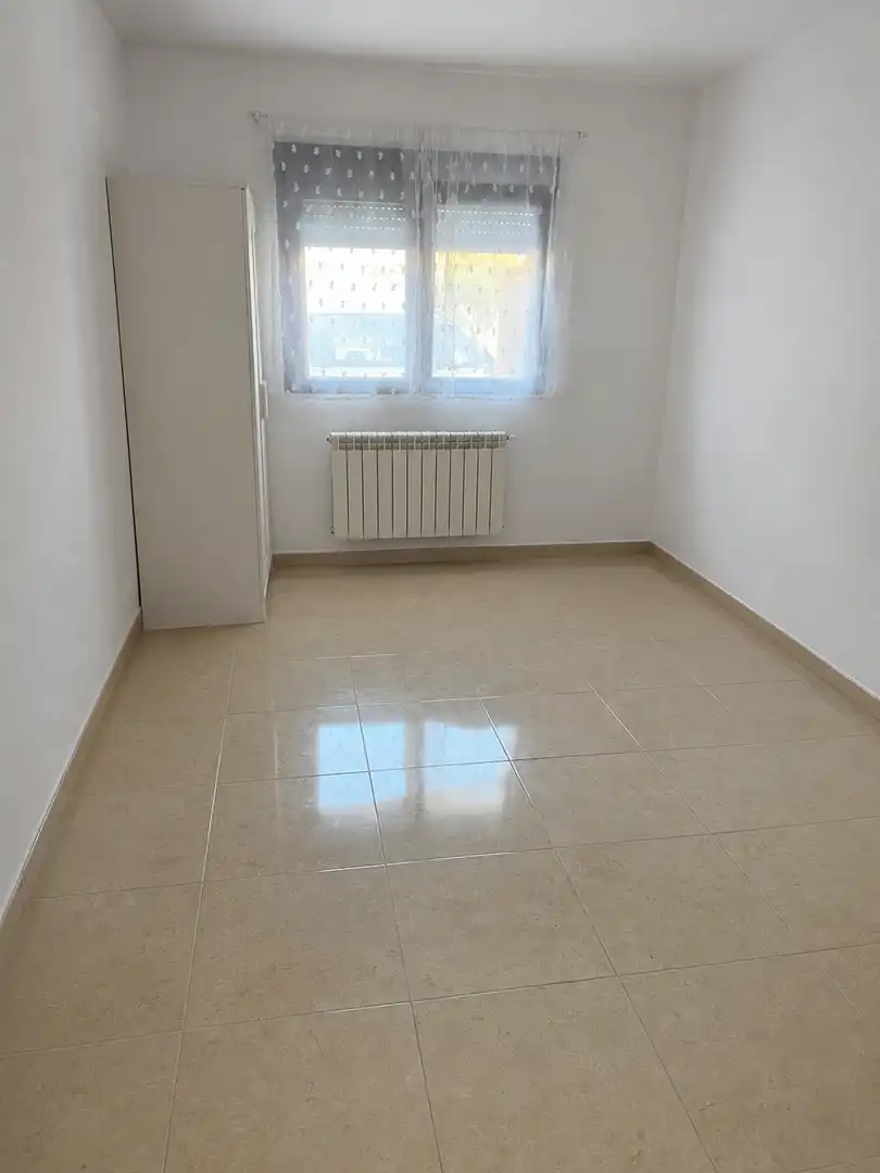 Casa o chalet en venta en Calle de Don Juan Bravo, 13, Cigales Habitación de Casa o chalet en venta en Cigales con Terraza, Piscina y Balcón