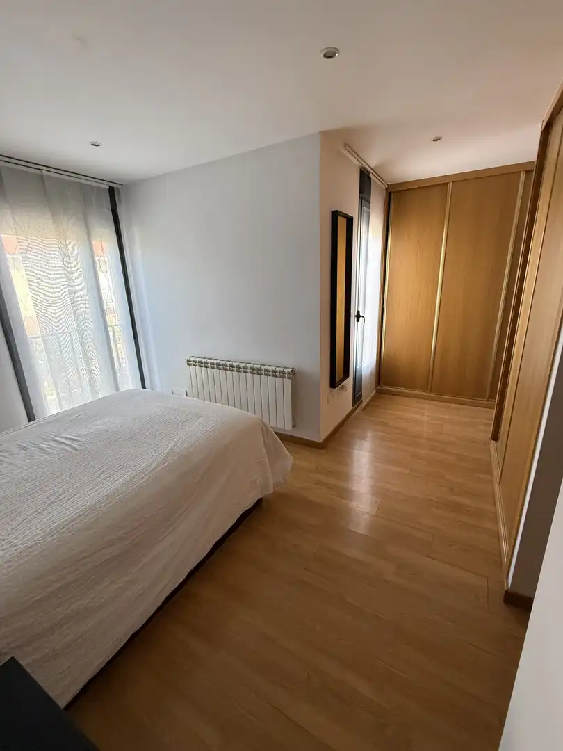 Casa o chalet en venta en Calle de Don Juan Bravo, 13, Cigales Habitación de Casa o chalet en venta en Cigales con Terraza, Piscina y Balcón