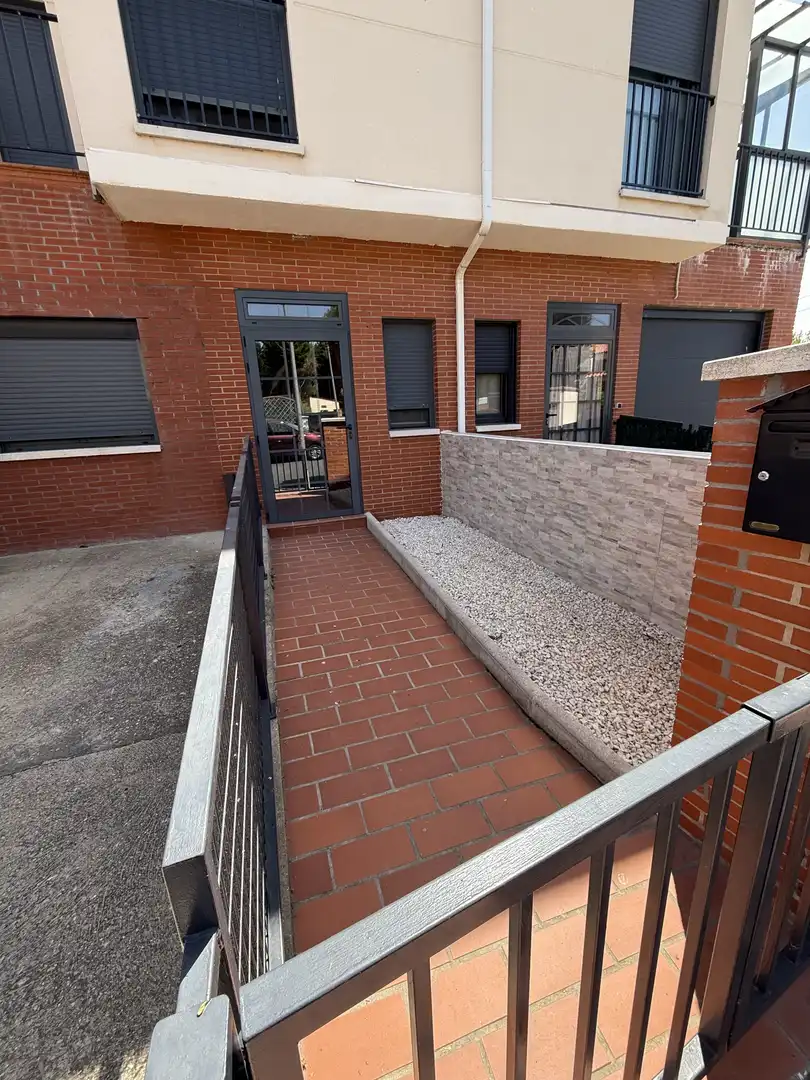 Casa o chalet en venta en Calle de Don Juan Bravo, 13, Cigales Terraza de Casa o chalet en venta en Cigales con Terraza, Piscina y Balcón