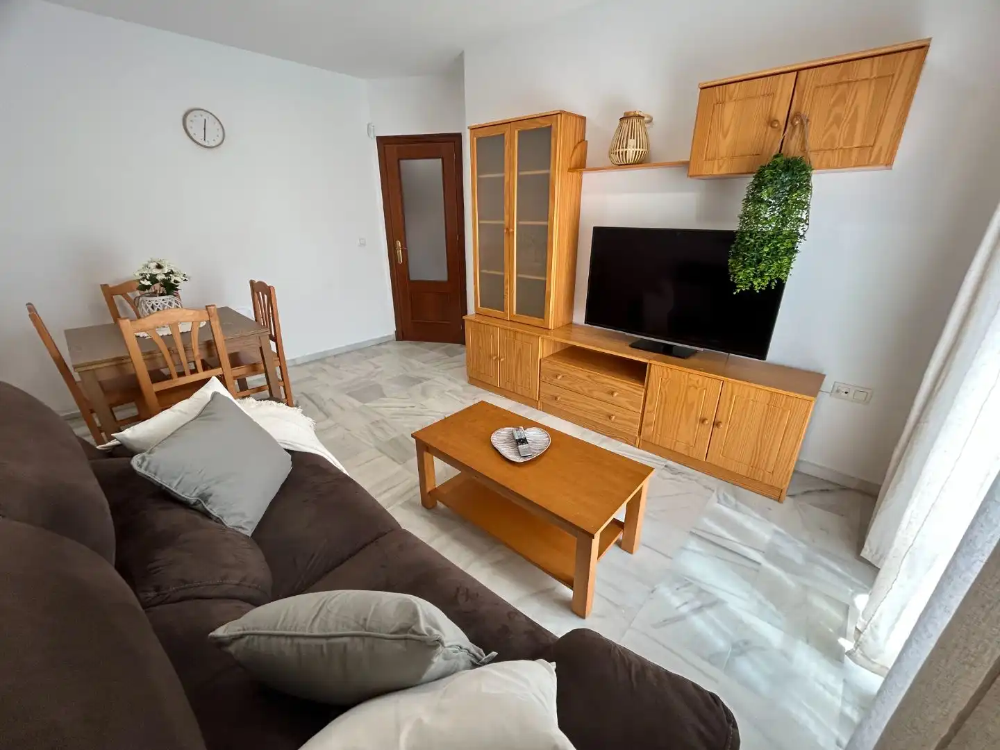 Flat for rent in Calle Puerto, 37, Ayuntamiento - Barrio Alto Living room of Flat for rent in Sanlúcar de Barrameda with Air Conditioner and Balcony