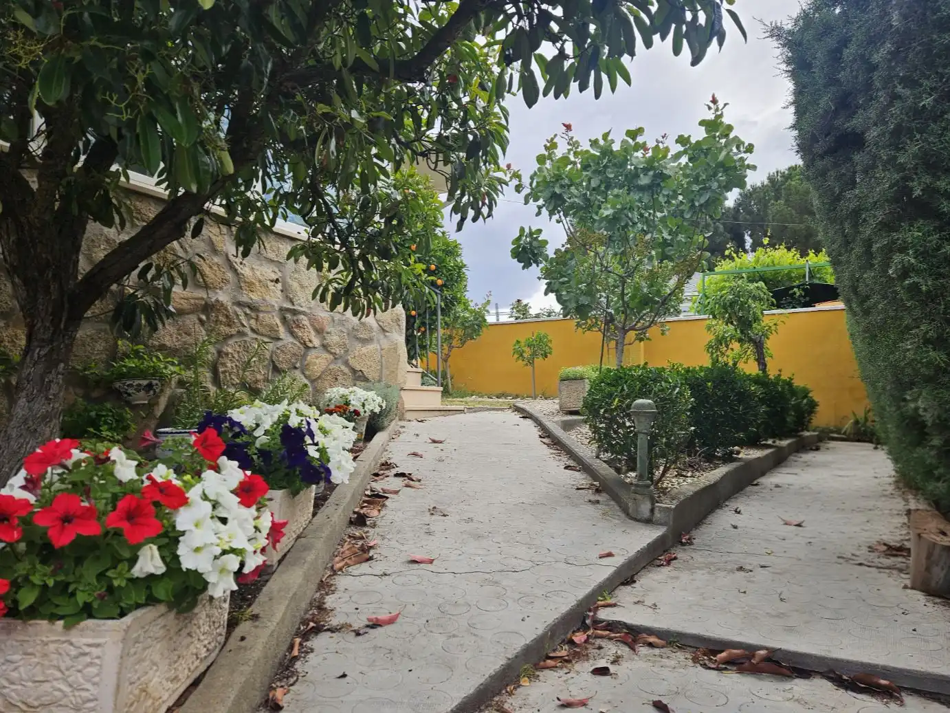 Jardí de Casa o xalet en venda en Móstoles amb Aire condicionat, Terrassa i Piscina