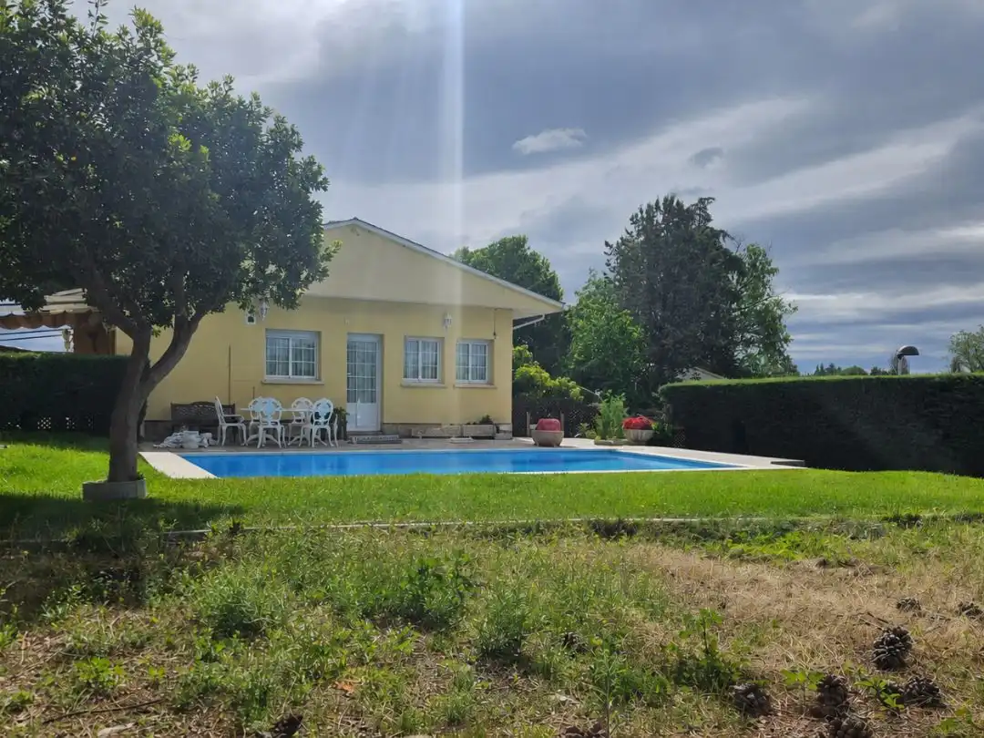 Piscina de Casa o xalet en venda en Móstoles amb Aire condicionat, Terrassa i Piscina