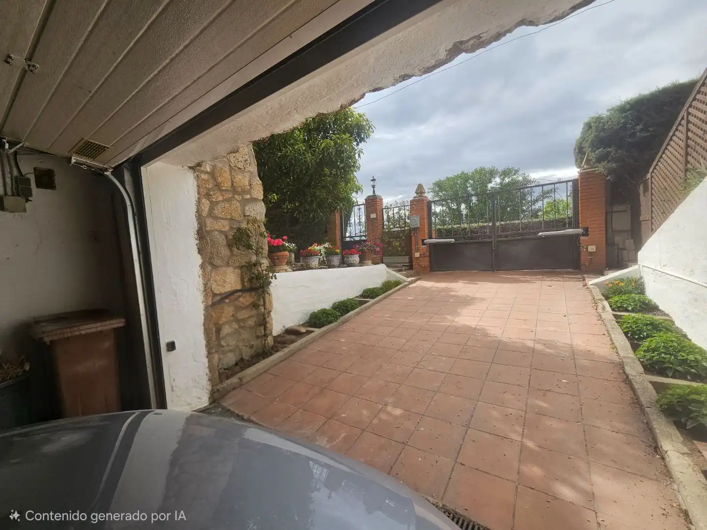 Aparcament de Casa o xalet en venda en Móstoles amb Aire condicionat, Terrassa i Piscina