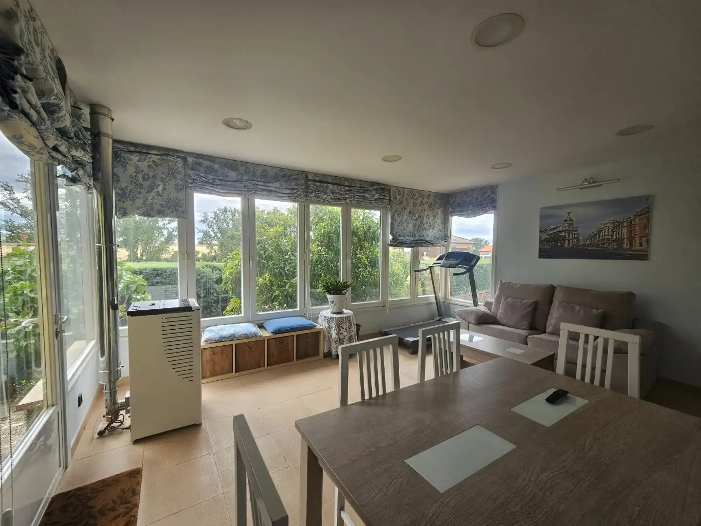 Sala d'estar de Casa o xalet en venda en Móstoles amb Aire condicionat, Terrassa i Piscina