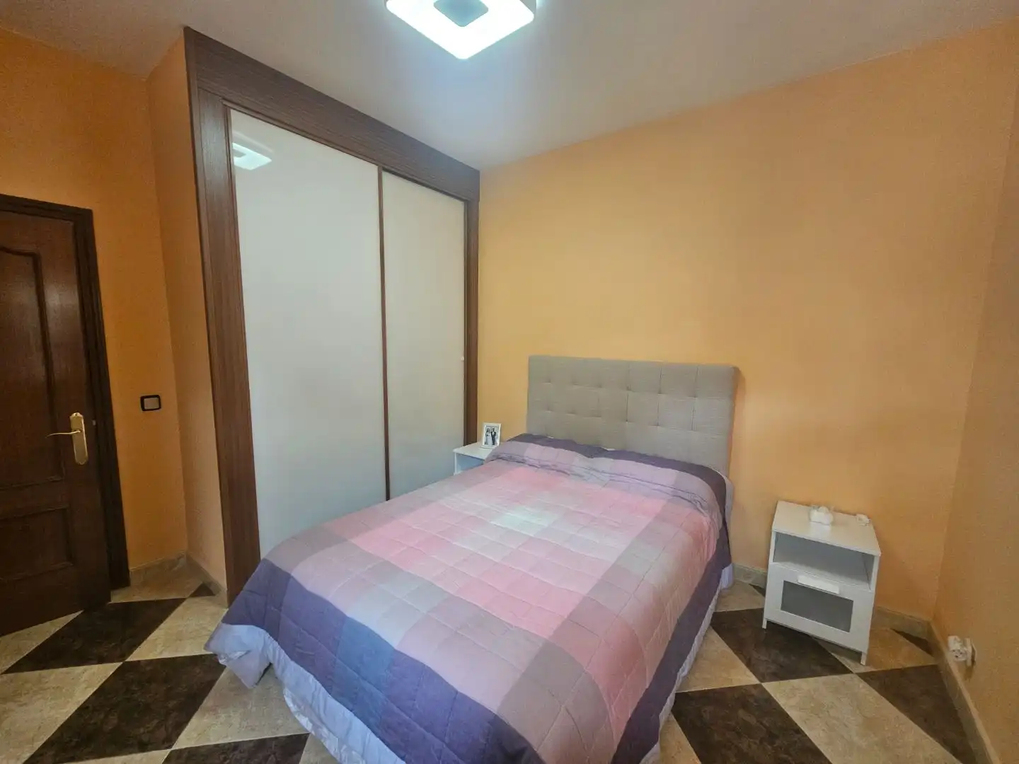 Dormitori de Casa o xalet en venda en Móstoles amb Aire condicionat, Terrassa i Piscina