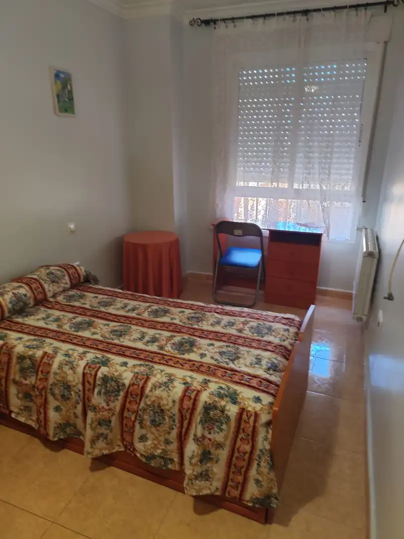 Piso de alquiler en Calle Platón, 17, Norte Habitación de Piso de alquiler en Mérida con Aire acondicionado, Terraza y Trastero