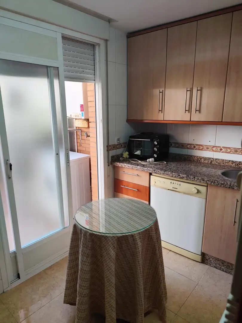 Piso de alquiler en Calle Platón, 17, Norte Cocina de Piso de alquiler en Mérida con Aire acondicionado, Terraza y Trastero