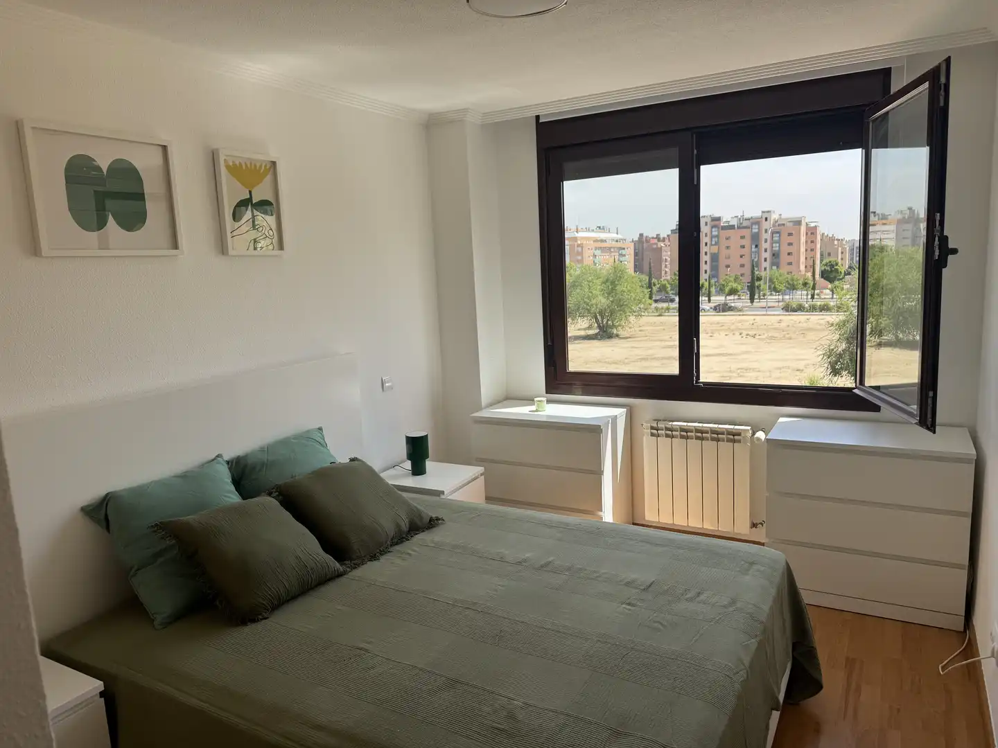 Piso de alquiler en Calle de la Princesa de Éboli, 96, Sanchinarro Habitación de Piso de alquiler en Madrid con Aire acondicionado, Calefacción y Jardín privado