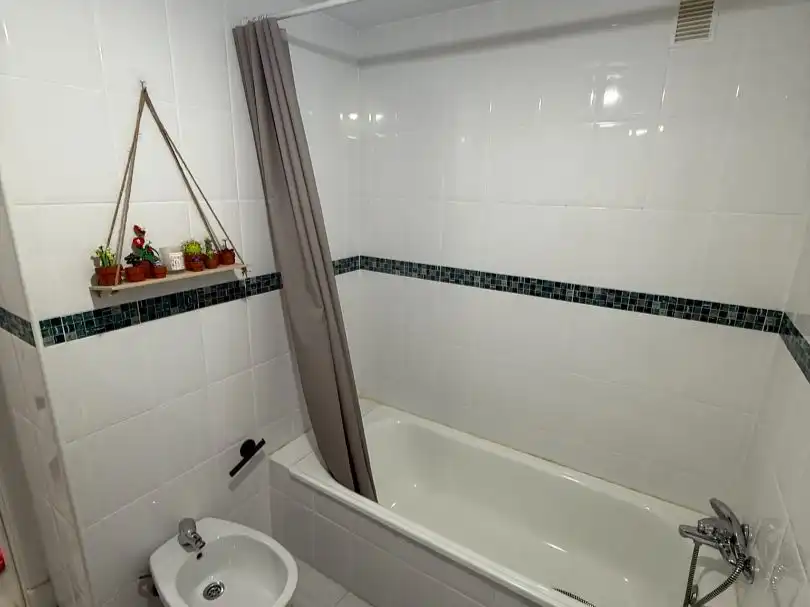 Pis en venda a Calle Doña Julia, 1, Doña Julia Golf Bany de Pis en venda en Casares amb Aire condicionat, Terrassa i Piscina