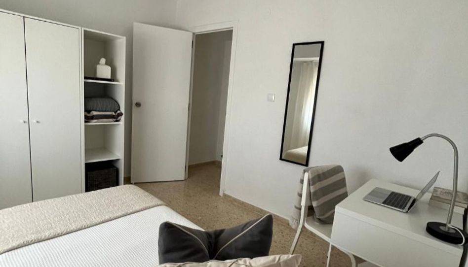 Room in Avinguda Reis Catòlics, 40, Benifaió, Valencia - image 1 Photo 1 of Room in Avinguda Reis Catòlics, 40, Benifaió, Valencia