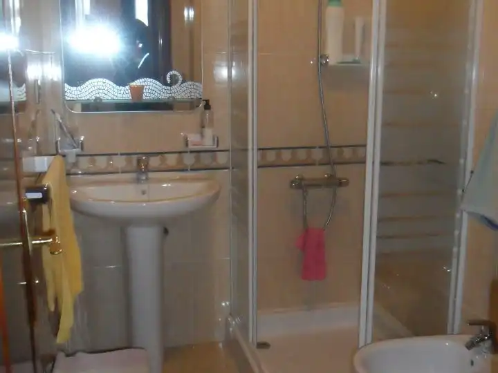 Flat for rent in Calle Poema la Maleta, 27, Vecindario - El Doctoral - Cruce de Sardina Bathroom of Flat for rent in Santa Lucía de Tirajana with Parquet flooring, Furnished and Community parking