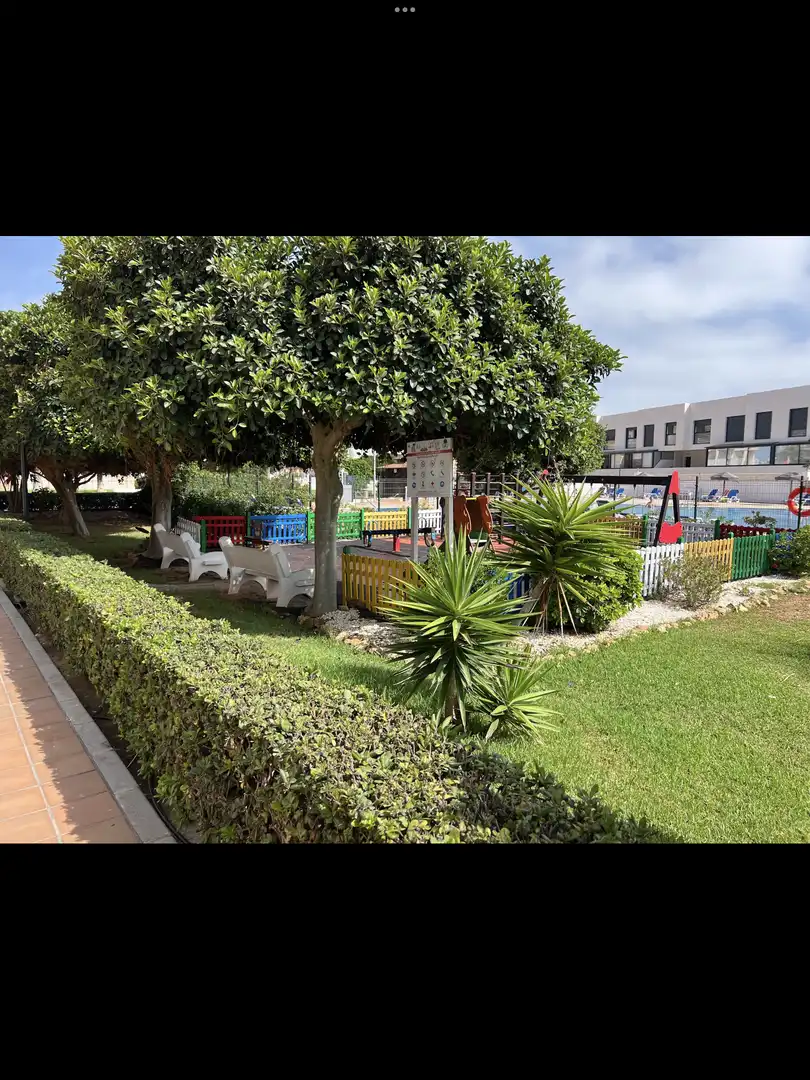 Wohnung zur Miete in Calle Salazón, 2, Almerimar Garten von Wohnung zur Miete in El Ejido mit Klimaanlage, Terrasse und Schwimmbad