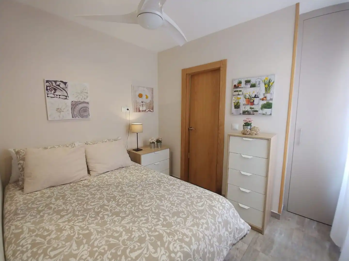 Ático de alquiler en Calle Verónica de la Magdalena, 12, Centro - Sagrario Habitación de Ático de alquiler en Granada Capital con Aire acondicionado, Terraza y Balcón
