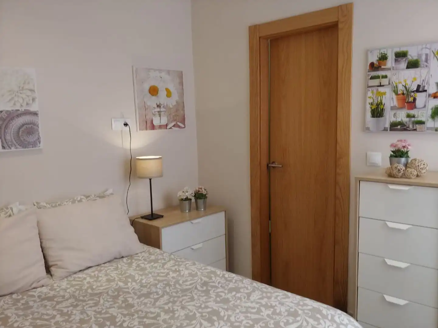 Ático de alquiler en Calle Verónica de la Magdalena, 12, Centro - Sagrario Habitación de Ático de alquiler en Granada Capital con Aire acondicionado, Terraza y Balcón