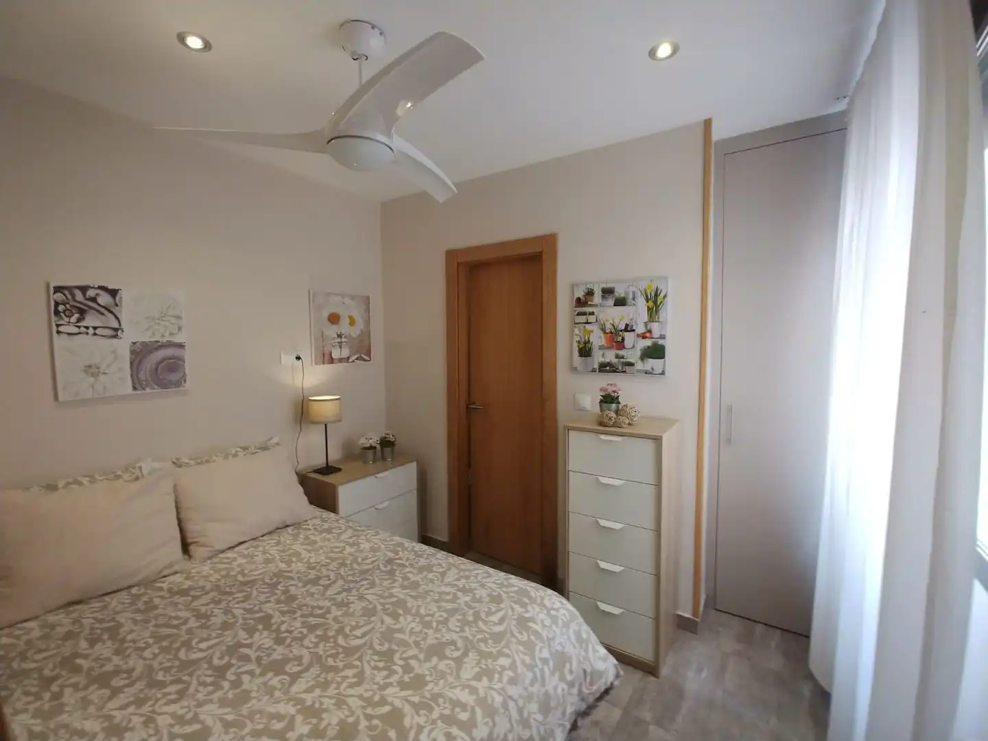 Ático de alquiler en Calle Verónica de la Magdalena, 12, Centro - Sagrario Habitación de Ático de alquiler en Granada Capital con Aire acondicionado, Terraza y Balcón