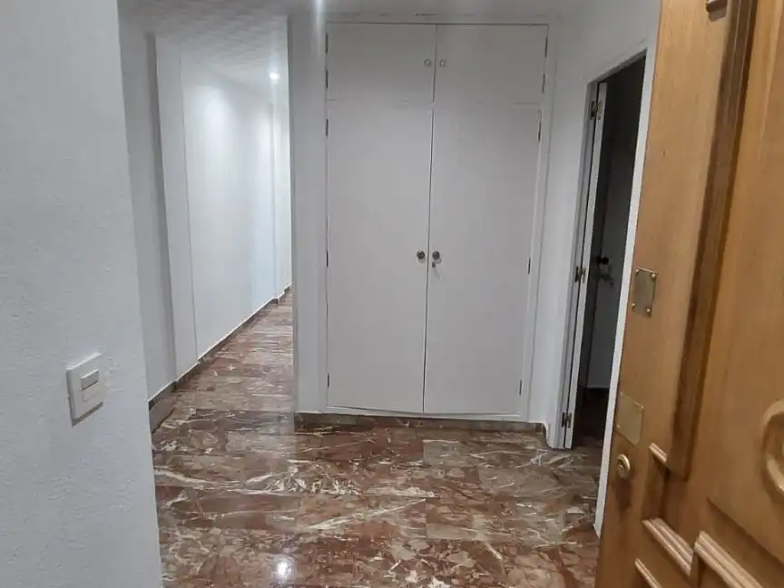 Room in Calle Mirlo, 9, Pajaritos Flat for share in Granada with Air Conditioner, Heating and Terrace